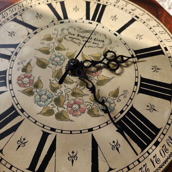 VTG Mid Century New England Bristol Conn Wood Wall Clock Floral Cottage WORKS - Picture 4 of 10